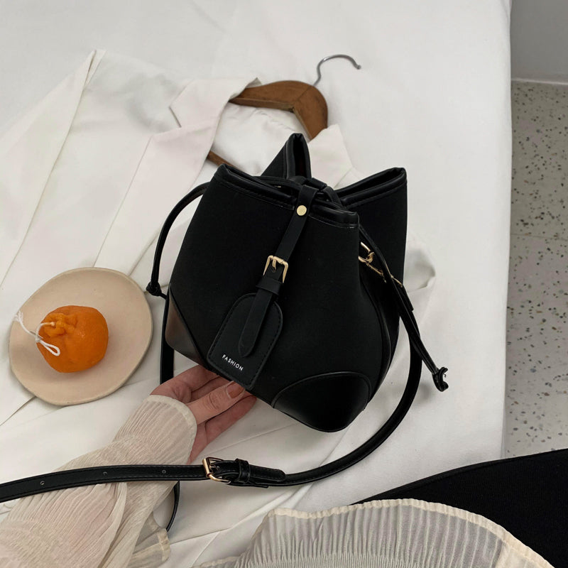 Versatile Women's Ins Bucket Shoulder Bag